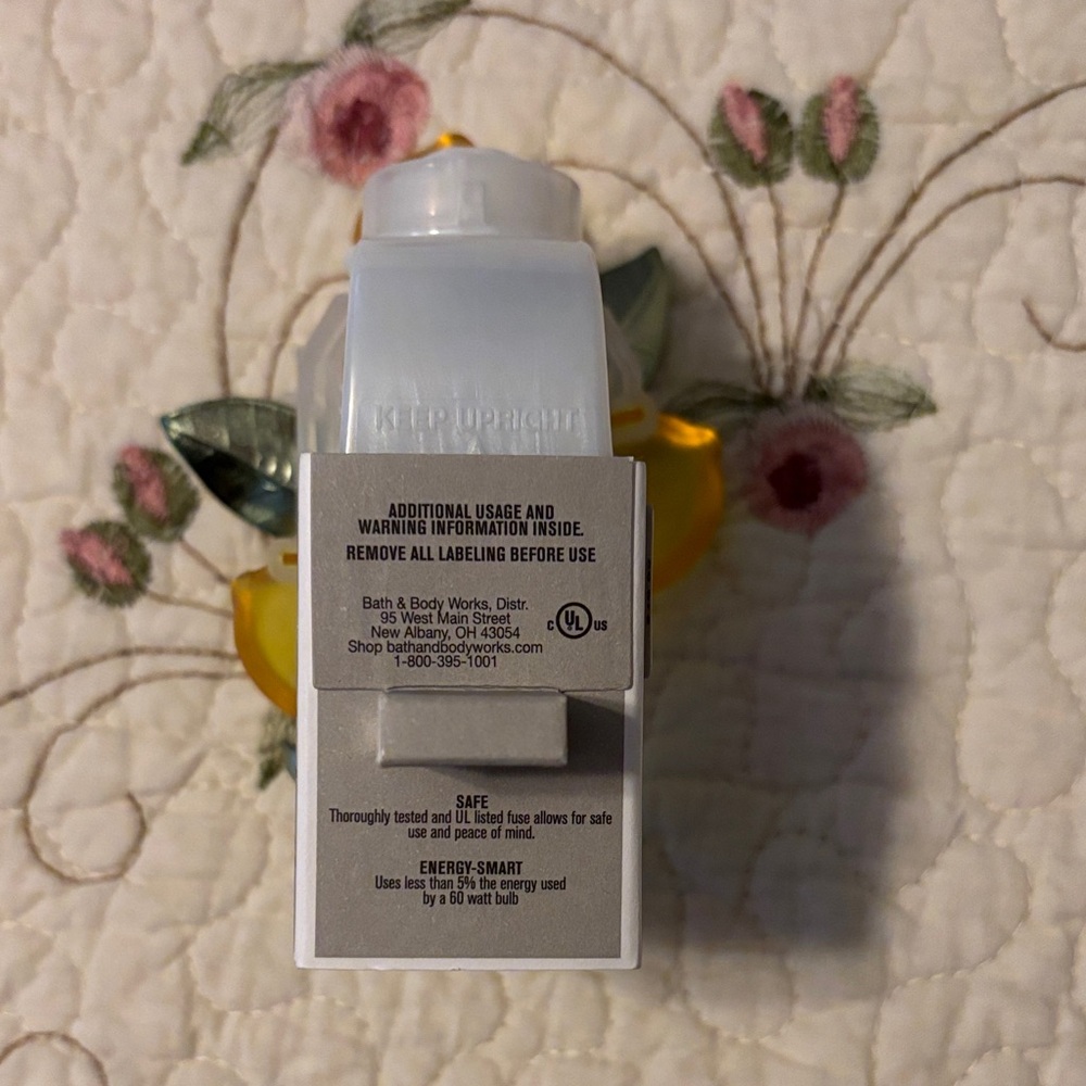Bath & Body Works Yellow Lemon Branch Wall Accent - Picture 3 of 3